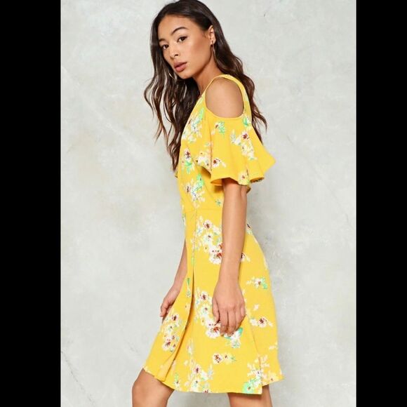 Nasty Gal Yellow Floral Cold Shoulder Wrap Sun Dress Size 6 - Picture 6 of 10